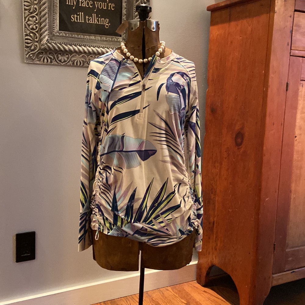 CALIA, size Large, cream and blues